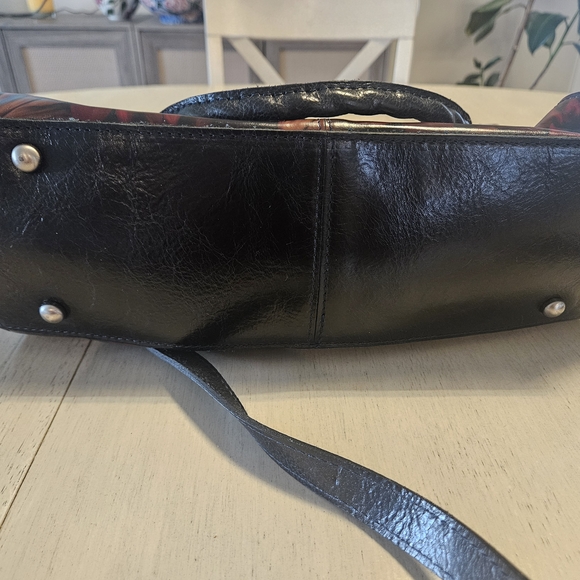 Patricia Nash Black and Red Floral Shoulder Bag - Picture 4 of 9